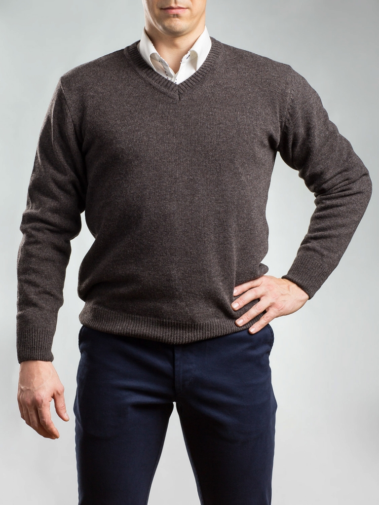 Brązowy wełniany sweter męski